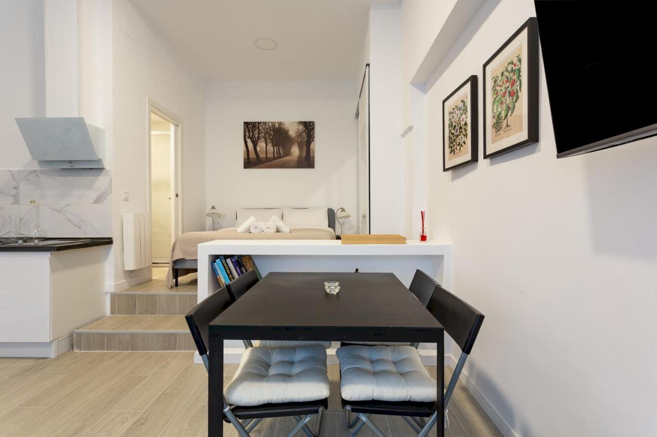 1 Bedroom 1 Bathroom Furnished - Av De America - Studio - Mintystay Madrid Kültér fotó