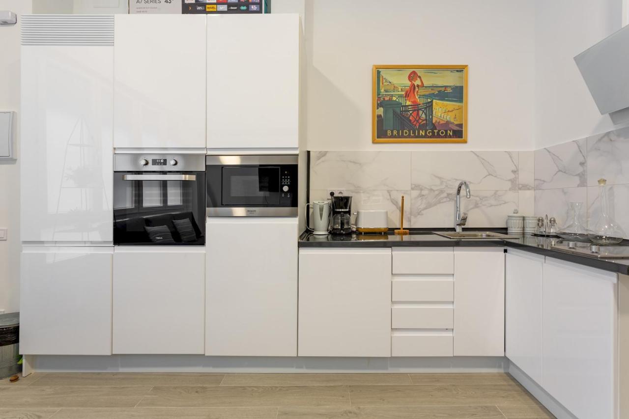1 Bedroom 1 Bathroom Furnished - Av De America - Studio - Mintystay Madrid Kültér fotó